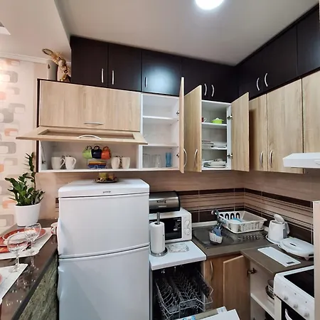 Lux Sanja 1 * Subotica