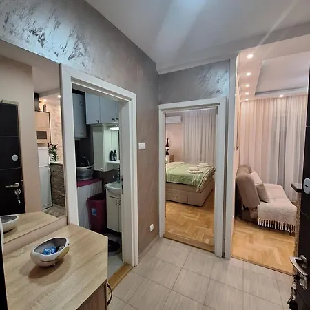 Apartment Lux Sanja 1 *