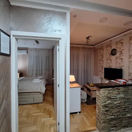 Lux Sanja 1 * Subotica