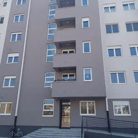 Apartment Lux Sanja 1 *